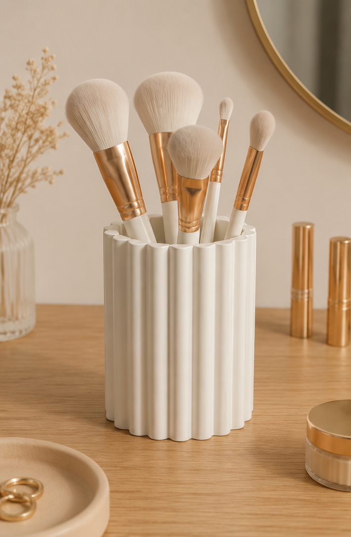 Fluted Makeup Holder