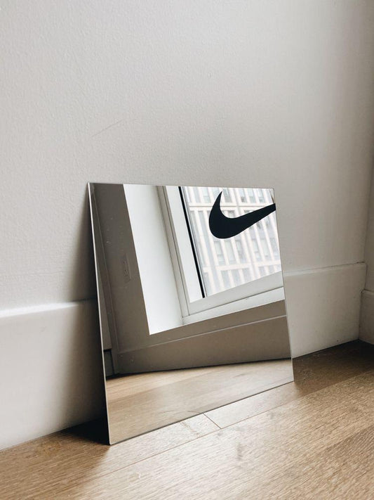 "Nike Swoosh" Selfie Mirror