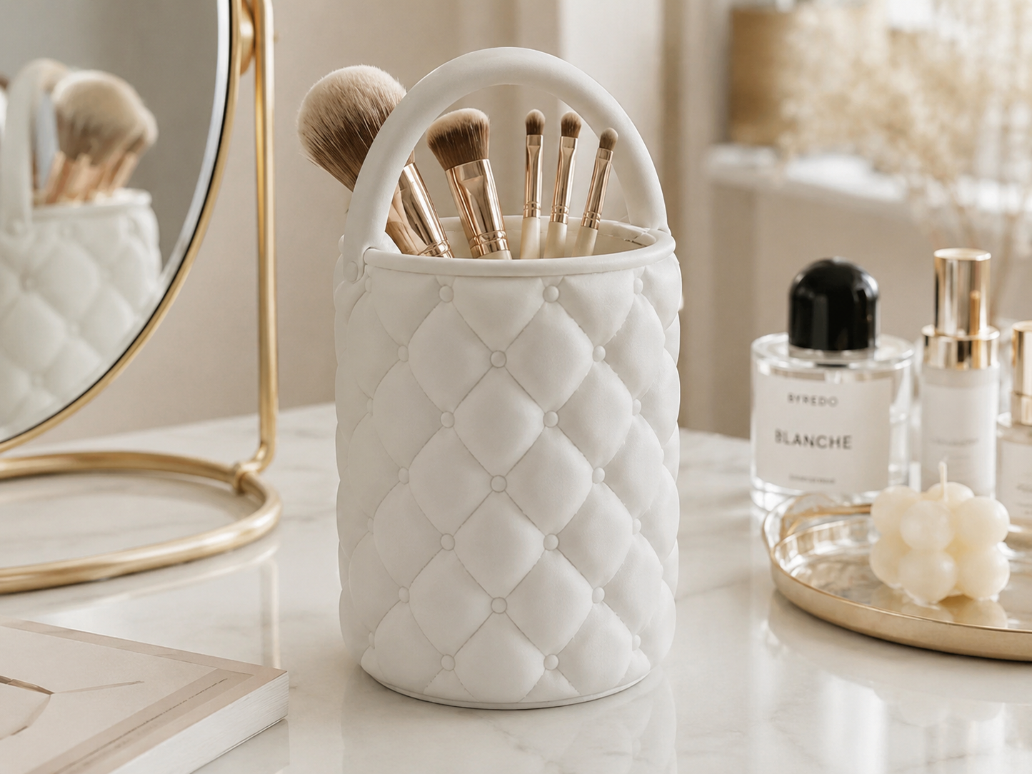 Cute Quilted Makeup Holder