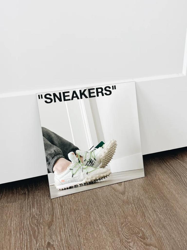 "SNEAKERS" Selfie Mirror